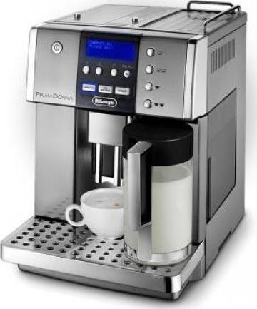 Aparat de cafea automat Prima Donna DeLonghi esam 6600 de la Tuxon