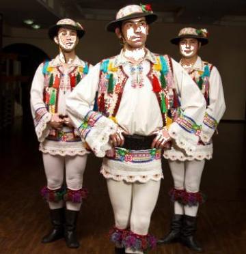 Dansuri populare pentru evenimente de la Grupul Folcloric Trei Pazeste