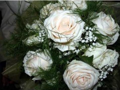 Buchet trandafiri mese invitati de la Sabine Decor Shop Srl-d