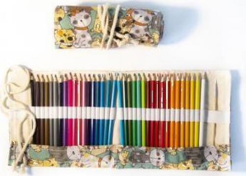 Set de 36 de creioane colorate acuarelabile in penar Roll-up de la Pagalou Toys