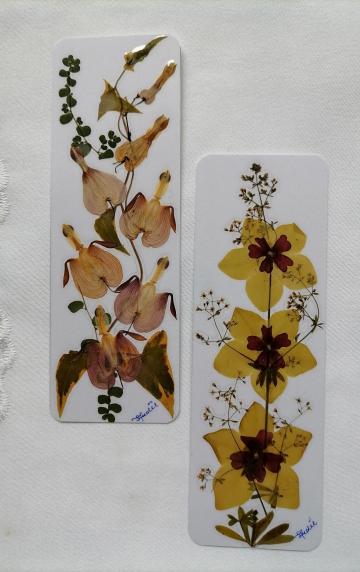Set 2 bucati semn de carte handmade cu flori presate de la Ii Bedo Eva