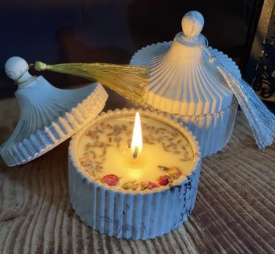 Lumanare in recipient din ceara de soia cu aroma florala de la Myri Montaggi Srl