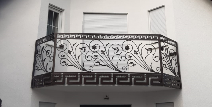 Balustrada balcon fier forjat motive florale de la Atelierul De Fier Forjat Badea Cartan Srl