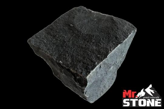 Piatra cubica din bazalt ~6 x 6 x 6cm de la Antique Stone Srl