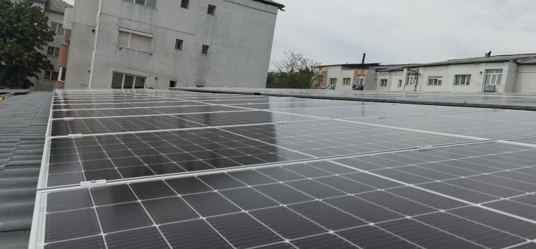 Sisteme fotovoltaice on-grid/off-grid de la Electroinst Scinteie Srl