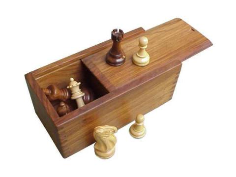 Cutie piese sah din lemn sheesham - glisanta de la Chess Events Srl