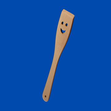 Lingura din lemn dreapta cu orificiu de la Plasma Trade Srl (happymax.ro)