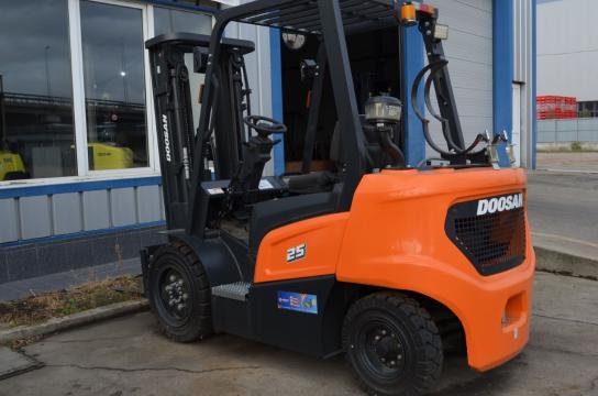 Stivuitor GPL, motostivuitor Doosan