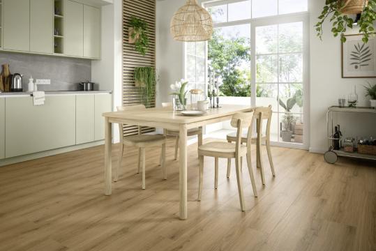 Parchet laminat Egger EL2172 Stejar Padua miere 8 mm de la Visaria Design Srl.