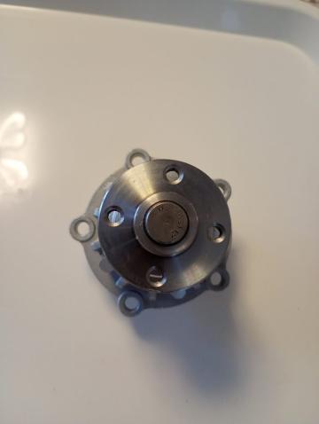 Pompa apa Toyota 5K 4P 16110-78121-71 de la Kubo Yanm Industrial Srl