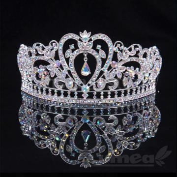 Tiara argintiu decorat cu stras - Cake Topper de la Lumea Basmelor International Srl