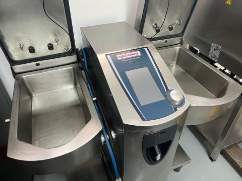 Tigaie basculanta electrica 2 x 14 litri Rational VCC 112+ de la Sc Danusia Srl