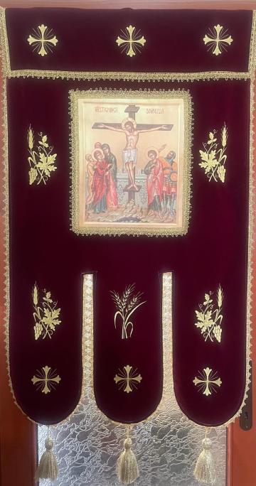 Prapori visinii de la Chris World Srl