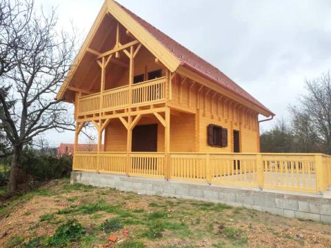 Casa familiala din grinzi de lemn, Liban de la Korondi Arcso Srl