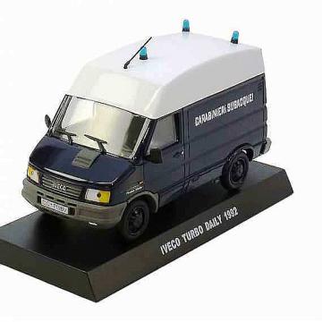 Macheta auto Iveco Turbo Daily Carabinieri 1992 de la Hobbyplanet Romania