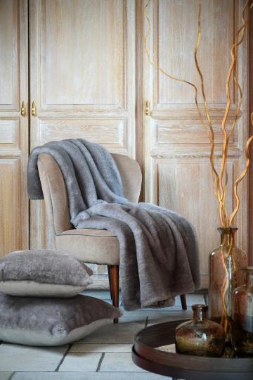 Patura Harlow 130X150 cm, culoare Greige, 100% poliester de la URBANIX SRL